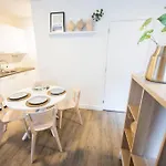 Magnificent Two Bedroom - Sd23m Appartamento *