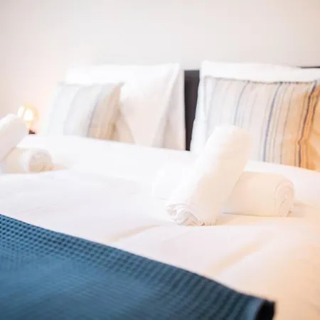 Magnificent Two Bedroom - Sd23m דירה *